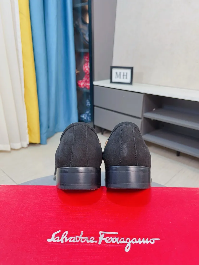 Men's shoes 💰500🌸🌸Water dyed cowhide 🆘[Salvatore Ferragamo] Ferragamo's latest casual business leather shoes for men! Available at counters simultaneously! The fabric is made of specially imported original suede calfskin, and the interior is made of imported water-dyed cowhide. It is absolutely luxurious and leads the fashion trend. Matching code: 38-44 45 customized